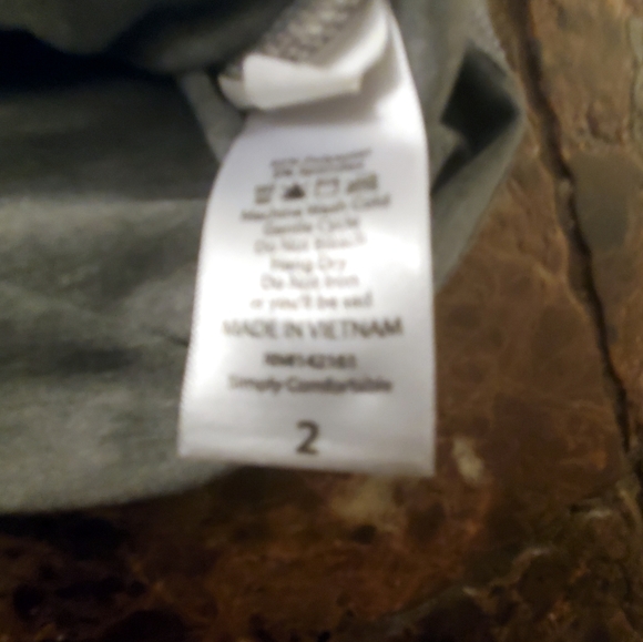 5/25 Lularoe Disney Sloan Grey Body Purple Kermit Miss piggy arms NWOT unisex 2 - Picture 5 of 6